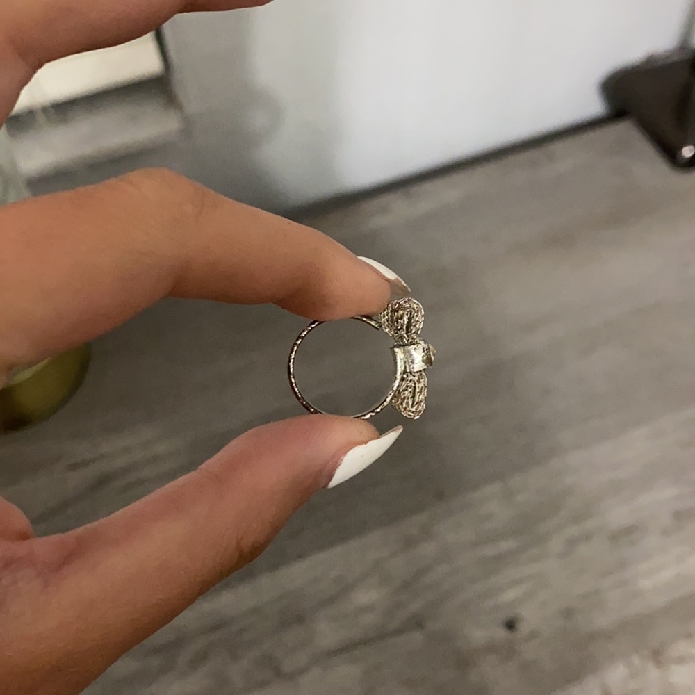 Bow Ring - Picture 3 of 4